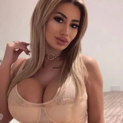 Sarasara escort profile in Glasgow